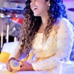 Priya Jerson Instagram - After a few high noons I'm showing off all 32 teeth🙊😬💛💛 📸 : @nandhuphotos 👗 : @aviv.dsignz #postgig #chennaisuperkings #yellowgold #priyajerson #supersinger #supersinger9 #vijaytelevision #vijaytv #vijaytvshow #tamilmusic