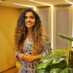 Priya Jerson Instagram - அவரைப்போல் இவரைப்போல் இல்லாமல் உன்னைப்போல் வாழ்ந்து காட்டு♥️♥️♥️Happy August❤️‍🔥 #supersinger9 #vijaytelevision #vijaytvshow #vijaytv #supersinger #priyajerson #priyajersonsupersinger9 #august #chennai The Mystic's Room
