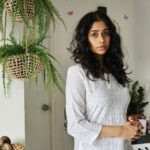 Priyaa Lal Instagram - You have to do what is right for yourself nobody is walking in your shoes 🌻 #goodmorning #happy #quotes #instagram #thoughtoftheday