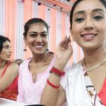 Priyamvada Kant Instagram – Shubho vijaya! Happy dassehra everyone.. this year durga pujo was very special.. felt like home.. really celebrated with all my heart.. sharing glimpses of navami darshan, bhog distribution, us singing and dancing at the concert, boron, sindoor khala everything I did!! Thankyou @jyotimukerji for bringing me to your Barir pujo.. and @jaan.kumar.sanu for giving us paraar adda vibes 🙌🏻 #duggadugga