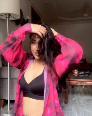 Priyamvada Kant Instagram - 🌺 velfie