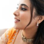 Priyanka Mohan Instagram - Orange obsession 🧡 Styling & Creative Direction by @tanishqmalhotraa Wearing @devnaagri & @akoyajewels M&H @kalwon_beauty @chinnahairstylist Photos by @kannasrihari