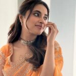 Priyanka Mohan Instagram - Spamming on the go 🤷🏻‍♀️ 📸 by my talented hairstylist/ photographer @chinnahairstylist 🧞‍♂️ PS: last one is my favourite🥶