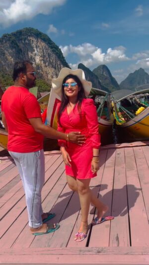 Priyanka Panigrahi Instagram - #aji kali kain udibule nana sara Prajapathi🫶🏻🫶🏻🫶🏻🫶🏻
#lovestatus 
#krabi 
#vacation mood on