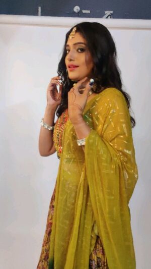 Priyanka Panigrahi Instagram - #ତୋ ପ୍ରେମ ଜାଲ ରେଶମୀ 😍😍
#beautifulvoice @antaraofficial
#allthebest poodi @poonammishraofficial for your new movie 👍
@poonammishraofficial @antaraofficial
@devasispatra_actor @anasmishproductionss
.
.
..
.
..

.

..

..

..

.

.

..

..

.priyankareelsvdo||actresspriyanka||odiaheroin||#shorts#instagram#facebook#reels#odiasong#reelsvideo