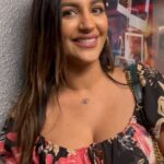 Punnagai Poo Gheetha Instagram - Feeling Lucky? Movie Date with Yashika Aannand? Yes, Malaysian fans you heard it right. Get a chance to watch Sila Nodigalil's Premiere with Yashika and other casts on 24th November at MBO Cinemas, Wisma Atria. Follow the steps from our previous post and you might be the lucky winner! Open to MALAYSIANS ONLY *T&C applies. Don't forget to tag us @rgcreationsmy #SilaNodigalilwithYashika