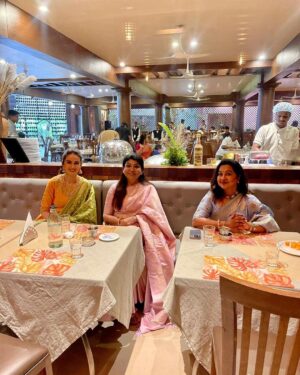 Raadhika Sarathkumar Instagram - Wedding time of @karthika_nair9 with Rohit , daughter of @radhanair_r and Rajsekaran, with the loyal 80s to add to the laughter and give love @suhasinihasan @chiranjeevikonidela @poonam_dhillon_ @poornimabhagyaraj @apnabhidu @menaka.suresh @sujataavijaykumar @revathyasha a beautiful and superbly organised wedding, enjoyed the warmth and love.❤️❤️❤️❤️❤️❤️