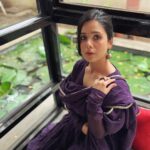 Rashmi Agdekar Instagram - Flaunting my भारतीय -ness 🪷 This graceful fit by @hasliofficial has my 💜 📸 by @abhishek_agdekar #indianfashion #purpleaesthetic #womensfashion