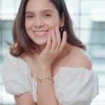 Rashmi Agdekar Instagram - The best way to get hydrated youthful skin is by adding Hyaluronic Acid to your skincare routine & I use the L’Oréal Paris Hyaluronic Acid Cream. It has a lightweight and non-sticky texture that absorbs quickly into the skin leaving it instantly hydrated. It also replumps the skin and helps fight first signs of aging. @lorealparis #Ad #ScienceOfHyaluron #PowerofHACream #LorealParisIndia