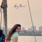 Rashmi Agdekar Instagram - Living the 🛥️ life with @fortuneindiasailing 🌊 #vitaminsea #sailing #arabiansea #mumbaisailing #yachtlife 💙