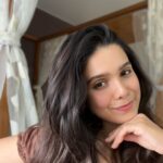 Rashmi Agdekar Instagram - This reel has no other purpose than to show you my go-to #makeup routine , and maaaaybee brighten up your day 💁🏻‍♀️ In that case you’re welcome ☺️ #reelsinstagram #nomakeupmakeup #grwm #nofilteronlymakeup #actress