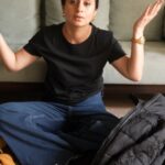 Rasika Dugal Instagram - Game of Clothes 🤣 #Trending #TrendingReels #Winter #WinterIsComing #GameOfThrones #GOT #MumbaiWinters