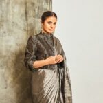 Rasika Dugal Instagram - 🌗 Outfit: @raw_mango Jewellery: @aaharya MUA: @mayura_makeup_hair Hairstyling: @vithikajaiswal Styling: @who_wore_what_when 📸: @sagarmohite96