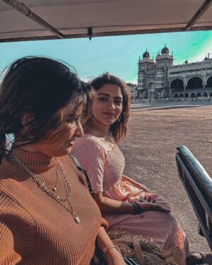 Reshma Muralidharan Instagram - Just Swipe Swipe Swipe ...
#bangalore #photodumb #together  #2023 ✨🧿