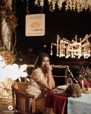 Reshma Muralidharan Instagram - More than i write you can see, feel my happiness in it .. 🙈🥹 thank you musee @madhanpandian 🖤  for this beautiful unexpected  dinner date surprise .. who doesn't love  a date 😉 ....
This place is where we got married and that was the most surprising thing 🙈🥹 .... lots and lots of love and hugs to you 💋 muah ... 
once again Thank you @sppgardens  you always give what we want and this beautiful idea you have came up with will make so many people happy in tears surprising their loved ones family friends ..😍❤️ once again thank you😊
And @jenovin_05 and his team did a great great job they gave us privacy and at the same time so many Beautiful pictures for memories 🥹❤️ thank you team
  Photography and video @crackjackphotography 
Location @sppgardens