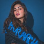 Rhea Chakraborty Instagram - Roses are Red Violets are Blue Let’s SMASH THE PATRIARCHY, Me and you. #indiatodayconclave2023 #rhenew Outfit: @thelabel.jenn 🤍 Makeup: @miimoglam Hair: @kimberlyychu 📸 : @rishabhkphotography