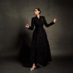 Rhea Kapoor Instagram - 🩰 Outfit : @huishanzhang Shoes : @jimmychoo Images : @thehouseofpixels Make up and hair : @namratasoni Styling : @rheakapoor @abhilashatd @manishamelwani Style Team : @sananver @niyatiij Jio World Plaza