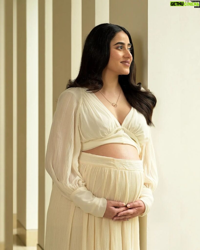 Ridhima Ghosh Instagram - Throwback to the time when the most precious piece of my heart was in my belly! 💕 #pregnantdays #flashbackfriday Shoot for: @t2telegraph Special thanks: @t2pramita Clicked by: @pabsclick Styled by: @stylebysumit HMUA: @abhijitpl2