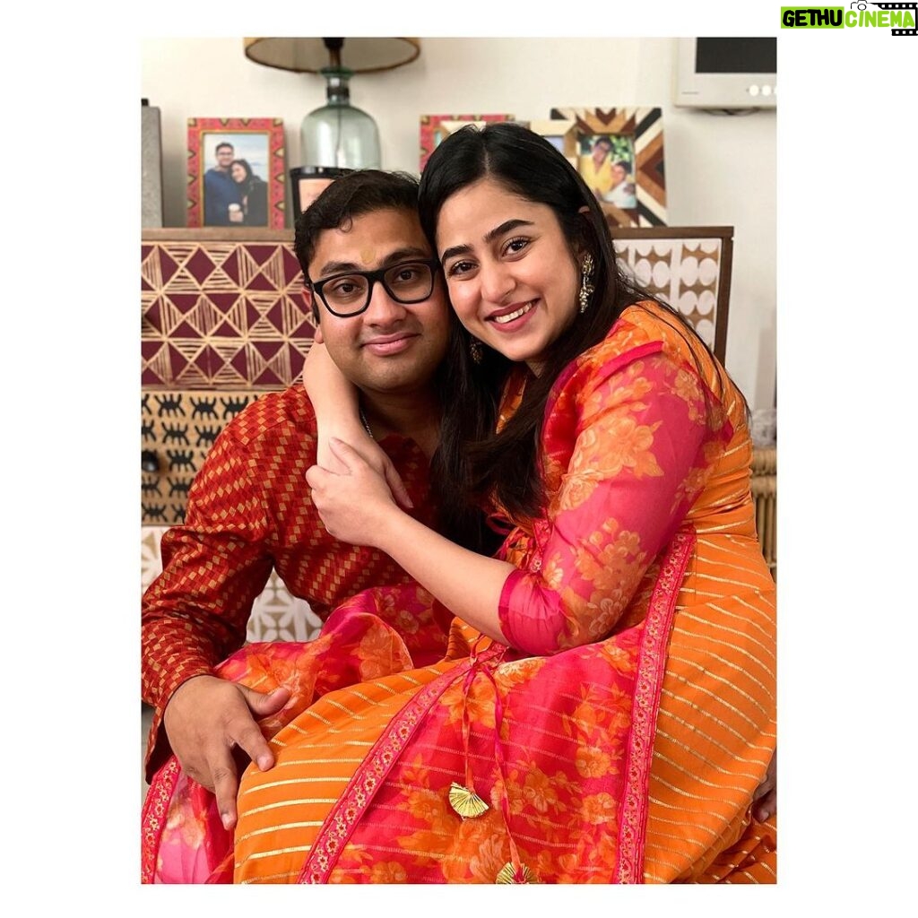 Ridhima Ghosh Instagram - Bhai Phota! ♥♥♥ @_abhishekghosh @gauravchakrabarty @amyshark96