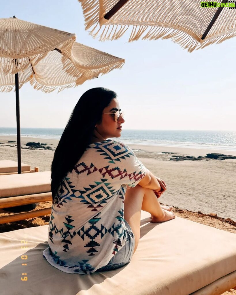 Ridhima Ghosh Instagram - 🌊 Sky above, Sand below, Peace within. 🌊 #goadiaries #throwbackthursday #beachvibes 📷: @gauravchakrabarty Ashwem, Goa