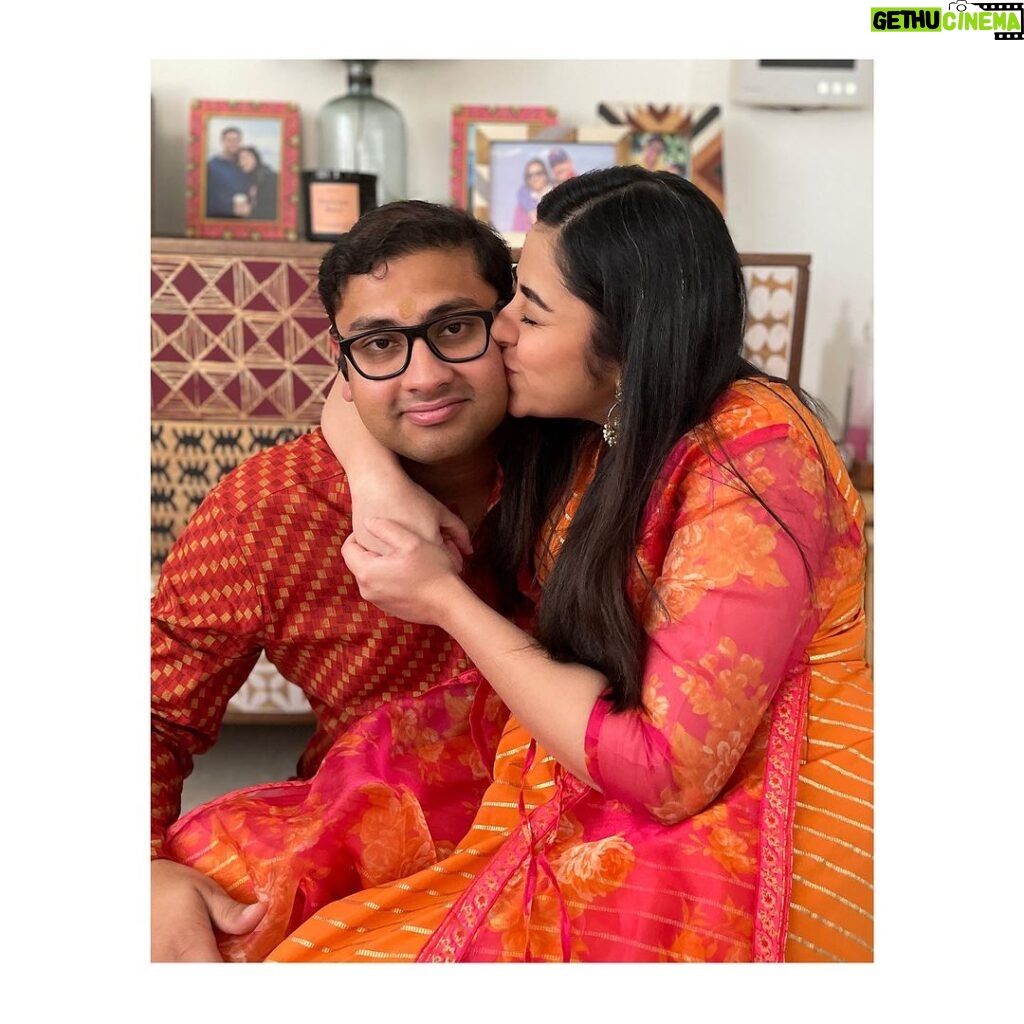 Ridhima Ghosh Instagram - Bhai Phota! ♥♥♥ @_abhishekghosh @gauravchakrabarty @amyshark96