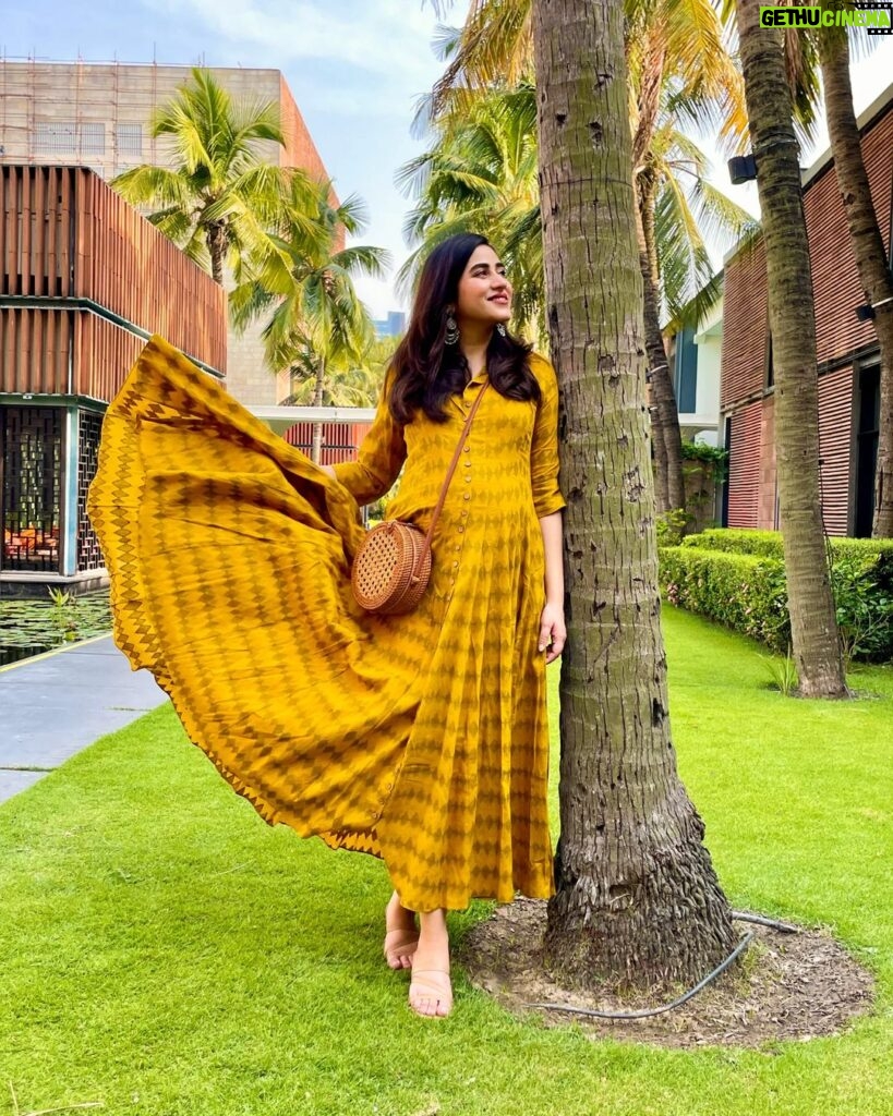 Ridhima Ghosh Instagram - My hue of warmth. 💛 #goodvibes #yellowlove #yellowoutfit 📷: @gauravchakrabarty ITC Sonar Bangla