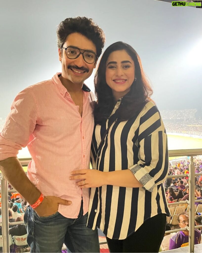 Ridhima Ghosh Instagram - Throwback to a memorable evening at Eden Gardens. #EdenGardens #MatchDay #ThrowbackThursday