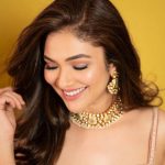 Ridhima Pandit Instagram - 💛💛💛 . . . . . Outfit @sandhyashah.shah PR @sonyashaikh Jewels by @shopravyaa PR Shot by @deepak_das_photography