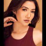 Ridhima Pandit Instagram - Close encounters of the beautiful kind 🤎 . . . . Glam Team ✨✨ Shot by- @pradhumna.sharma Makeup- @meenalvidhani Hair- @makeupdiarybyrk Styled by: @_anushkapuri_ Outfit- @coverstoryfsl Accessories- @anaqajewels Assisted by-@stylebygull . . #ridhimapandit