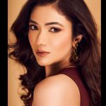 Ridhima Pandit Instagram - Close encounters of the beautiful kind 🤎 . . . . Glam Team ✨✨ Shot by- @pradhumna.sharma Makeup- @meenalvidhani Hair- @makeupdiarybyrk Styled by: @_anushkapuri_ Outfit- @coverstoryfsl Accessories- @anaqajewels Assisted by-@stylebygull . . #ridhimapandit