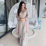 Ridhima Pandit Instagram - Festive SZN ✨💫 . . . Wearing @labelvarsha PR @_anushkapuri_ . . . #ganpatibappamorya #indian #festivewear Mumbai, Maharashtra
