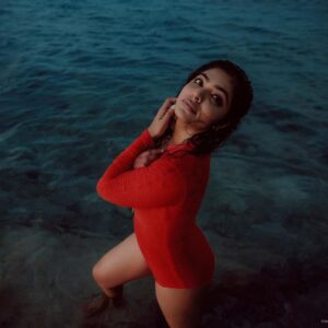 Rima Kallingal Instagram - Blaze of Aurora.. 

Photography : @_viishnu_santhosh
Travel Partner : @bookmytripholidays.c
Styled by : @diyaaa_john
Editing : @anandu.sadanand
Photography Assist : afrithhussain