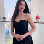Ritika Badiani Instagram - Uff 🖤 Wearing @a.la.modebyakanksha 🫶🏻 #RitsBadiani #RitikaBadiani #Trending #Uff