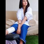 Ritika Badiani Instagram - Dard Mein Bhi Yeh Lab, Muskura Jaate Hai, Aapke Dm’s aur Comments Jab Bhi Aa Jate Hai. ♥️ #RitsBadiani #RitikaBadiani #KneeCapDislocated #LigamentTear #Plaster