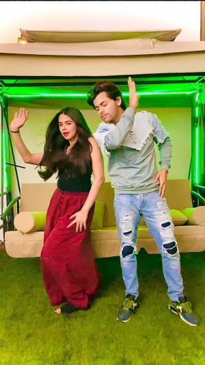 Ritika Badiani Instagram - Loved the film 🔥😍 #pushpa jhookega nahi wohoo💥
#saamisaami with @rits_badiani ❤️