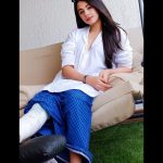 Ritika Badiani Instagram - Dard Mein Bhi Yeh Lab, Muskura Jaate Hai, Aapke Dm’s aur Comments Jab Bhi Aa Jate Hai. ♥️ #RitsBadiani #RitikaBadiani #KneeCapDislocated #LigamentTear #Plaster