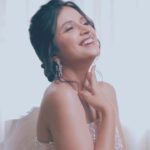Ritika Shrotri Instagram - Vintage vibes ✨ Muah : @swatighodke_mua_official Jewellery : @pias_pitara Outfit : @pratibimbtherentalboutique Photography: @thephotowala Location: @kalasystudios #reelitfeelit #glam #glitter #fashion #vintage #insta #reels
