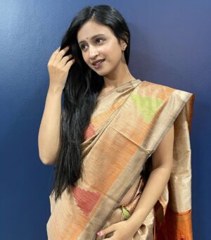 Ritika Shrotri Instagram - Saree 🤍
Thank you for this beautiful saree @mysilklove 
Do check their collection! 

#saree #traditional #simple #photooftheday #smile