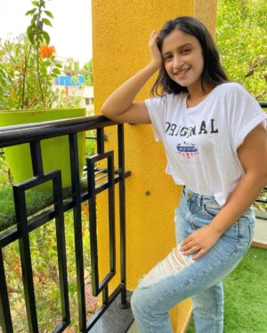 Ritika Shrotri Instagram - Summer vibes 🌻

#photooftheday #casual #summer #instagram #denim #outfit #just