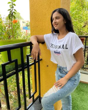 Ritika Shrotri Instagram - Summer vibes 🌻

#photooftheday #casual #summer #instagram #denim #outfit #just