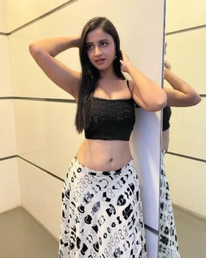 Ritika Shrotri Instagram - Black & white 🤍

Outfit @fragrance_designs 
Pc @rutuja_bagwe 

#photooftheday #promotions #outfit #casuals #blacknwhite