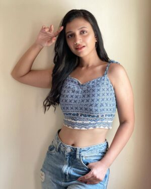 Ritika Shrotri Instagram - You glow differently when you’re happy..! 🤍

#blue #insta #photooftheday #outfit #denim