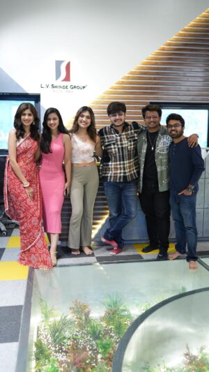 Ritika Shrotri Instagram - शरीर शहरात आणि गाव मनात घेऊन राहणाऱ्या सगळ्यांसाठी ...!!
Boyz 4 
२० ऑक्टोबर
 जवळच्या चित्रपटगृहात 

@juibendkhale @pratiklad_ @abhinay3 @shrotriritikaofficial @parthbhalerao 
  #boyz4 #everestentertainment #kokanheartedgirl #gaavsutana