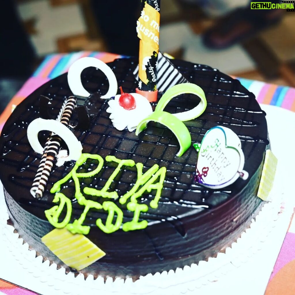 Riya Dey Instagram - Thank you all for ur wishes🍫🥰❤️ . . . . . . . . . . . . Follow👉@riya_dey91 & @riya_dey_official_fc . . . . . #birthday #birthdaycake #celebration #birthdaycake #birthdaywishes #thanku Cuttack, Orissa