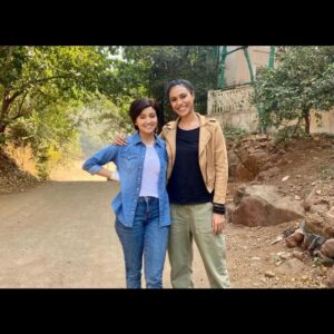 Riyaa Subodh Instagram - આ ગુજરાતી અભિનેત્રીનો સીરિયલમાંથી આવ્યો ફર્સ્ટ લૂક,આ પાત્ર ભજવવું છે ખરેખર અઘરું

ગુજરાતી મૉડલ, અભિનેત્રી રિયા સુબોધ જન્મે નહીં પણ કર્મે ગુજરાતી છે. રિયા મૂળે અમદાવાદની છે પણ ઘણીવાર તમારી જન્મભૂમિ અને કર્મભૂમિ એક જ નથી હોતી. તે જ રીતે રિયા છેલ્લા ઘણાં વખતથી મુંબઈમાં મૉડલિંગ કરે છે સાથે જ તેણે અનેક જાહેરાતોમાં કામ કર્યું છે. પણ આ વખતે તેને પહેલીવાર એક ચાલતી સિરિયલમાં 15 દિવસનું પાત્ર ભજવવા મળ્યું છે. આથી રિયા ખૂબ જ ખુશ અને ઉત્સાહી છે. આ વિશે ગુજરાતી મિડ-ડે સાથે વાત કરતાં તેણે પોતાના પાત્ર વિશે અનેક ખુલાસા કર્યા છે તે જાણો અહીં...

To know more - log on to gujaratimidday.com

#MiddayEntertainment #MidDayNews #entertainment #celebritynews #TelevisionNews #GujaratiActress #RiyaSubodh #ZeeTV #mumbaicity #ahmedabad #amdavadi #actressmodel