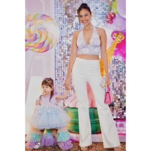 Riyaa Subodh Instagram - And I’ve arrived at TARA’s CANDY LAND.🍭 🍬  #happybirthday #tara 
God bless you princess 👸🏻 
@mahhivij @ijaybhanushali you guys are such a sweetheart 💜 #loveyou
