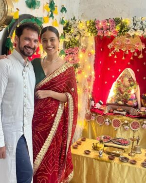Riyaa Subodh Instagram - 1/9/2022 #ganpatibappamorya 🙏🏼

ईश्वर से यही प्रार्थना की मोह-माया से दूर रखे और हर जीव को मानसिकरूप से स्वस्थता प्रदान करे एवं बुरी नज़र से बचाए। 🙏🏼 🌺 

ॐ लंबोदराय नमः । ॐ विघ्नहरताय नमः।

#ganpati #thankyougod