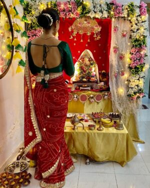 Riyaa Subodh Instagram - 1/9/2022 #ganpatibappamorya 🙏🏼

ईश्वर से यही प्रार्थना की मोह-माया से दूर रखे और हर जीव को मानसिकरूप से स्वस्थता प्रदान करे एवं बुरी नज़र से बचाए। 🙏🏼 🌺 

ॐ लंबोदराय नमः । ॐ विघ्नहरताय नमः।

#ganpati #thankyougod