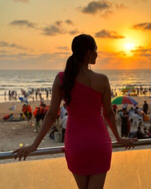 Riyaa Subodh Instagram - Thank you so much to each one of you who made an effort to make my birthday memorable and beautiful. 
One love 💗 ♾️ 
.
.
.
.
#23may #happyme #summervibes #beachvibes #me #blessed #thankyougod