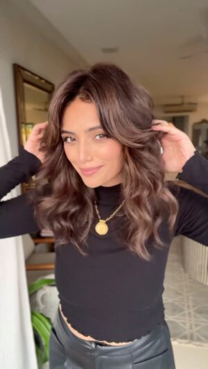 Roshni Chopra Instagram - Did we like the makeover ? Butterfly 🦋 bangs 💇🏻‍♀️ with a side of salty Caramel highlights- thank you @kantamotwani @kromakaysalon 

#haircut #hair #highlights #haircolor #brownhair #hairmakeover